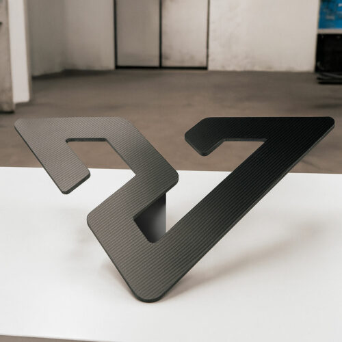 Stampaggio fibra di carbonio